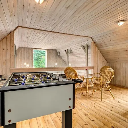 Semesterbostad Beautiful In Grenaa With Sauna, Wifi And Private Swimming Pool Stokkebro