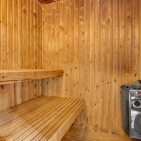 Semesterbostad Beautiful In Grenaa With Sauna, Wifi And Private Swimming Pool *